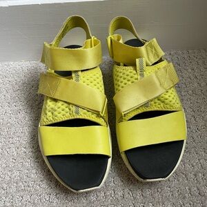 Sorel Women’s Kinetic Impact Sandals - Bolt/White